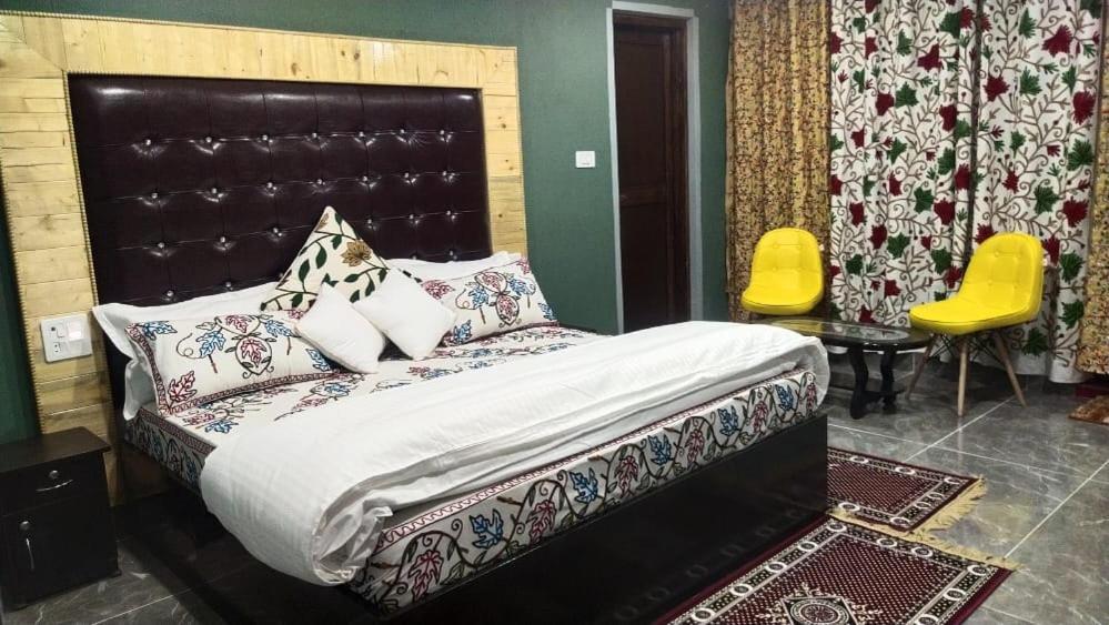 Hotel Seven Pahalgam Ngoại thất bức ảnh